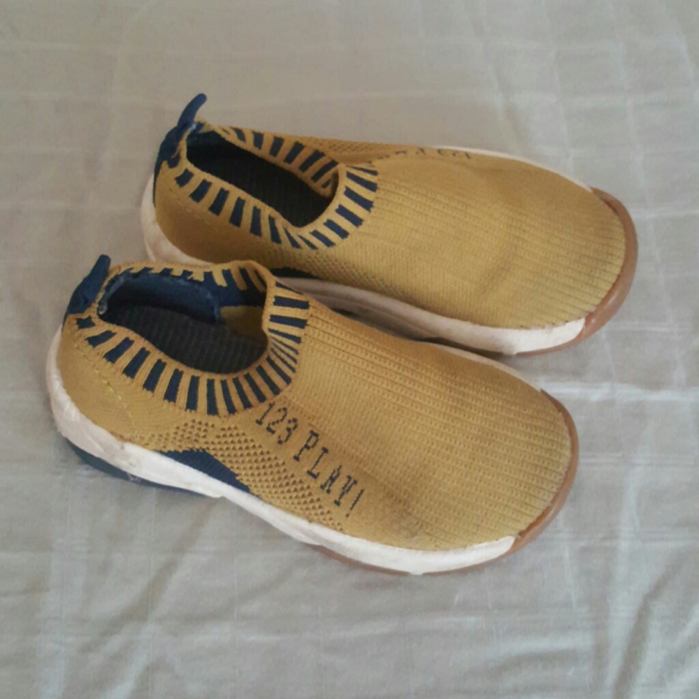 Zara baby shoes size 22.